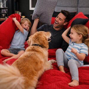 Reversible 3 Piece Quilted Bedspread Set Red & Black Embossed Design Queen King